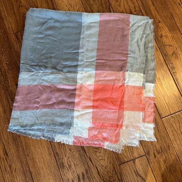 Women's Scarf, Color: Grey and Salmon Pink, Excellent condition, 55" x 55" - Picture 3 of 3